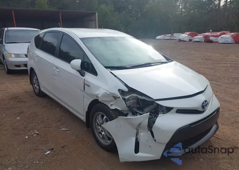 2015 Toyota Prius V Four z USA, uszkodzony, nr VIN JTDZN3EU8FJ032591